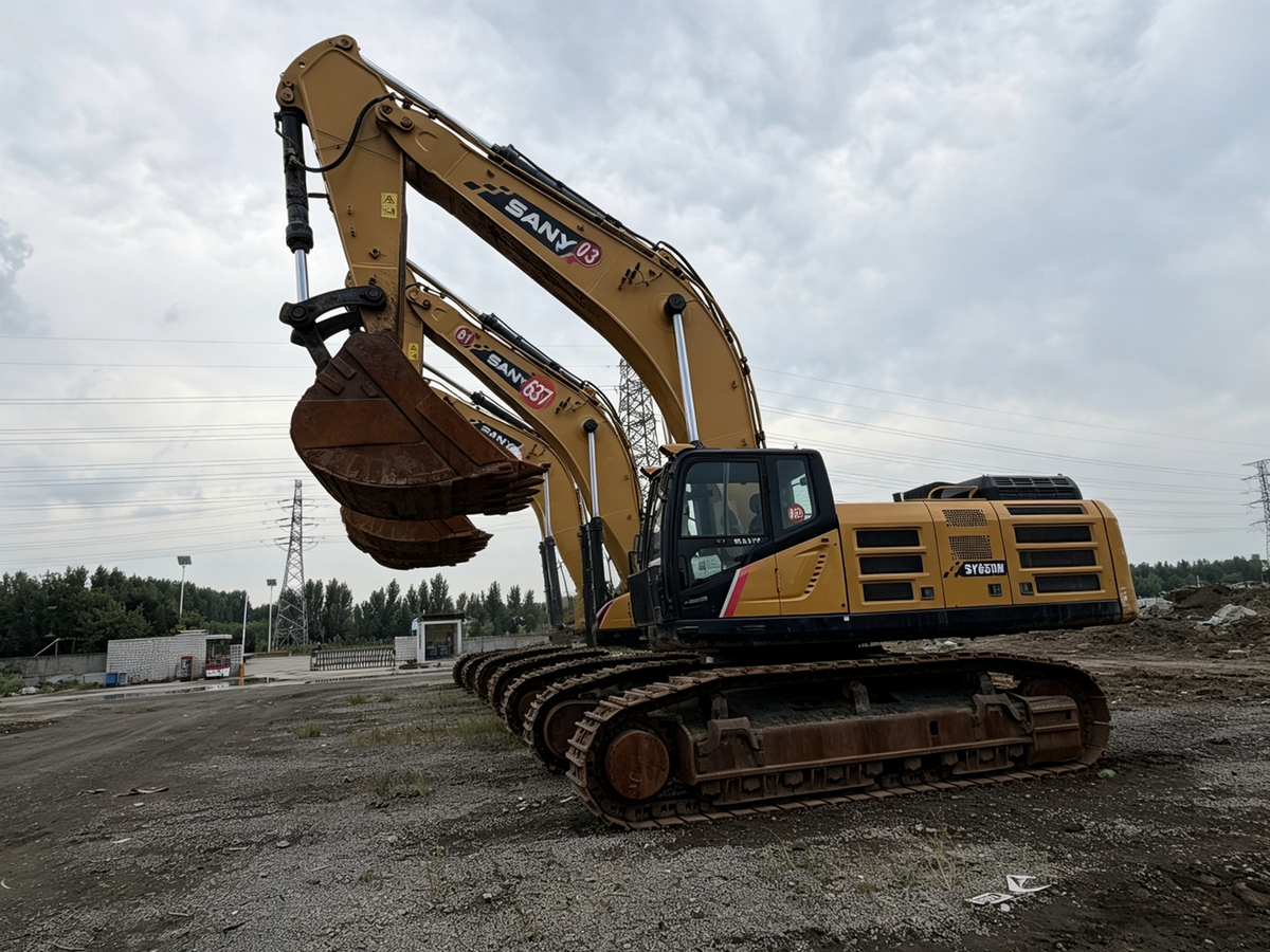 Used SANY SY650H 65 t Crawler Excavator - Unit 650H