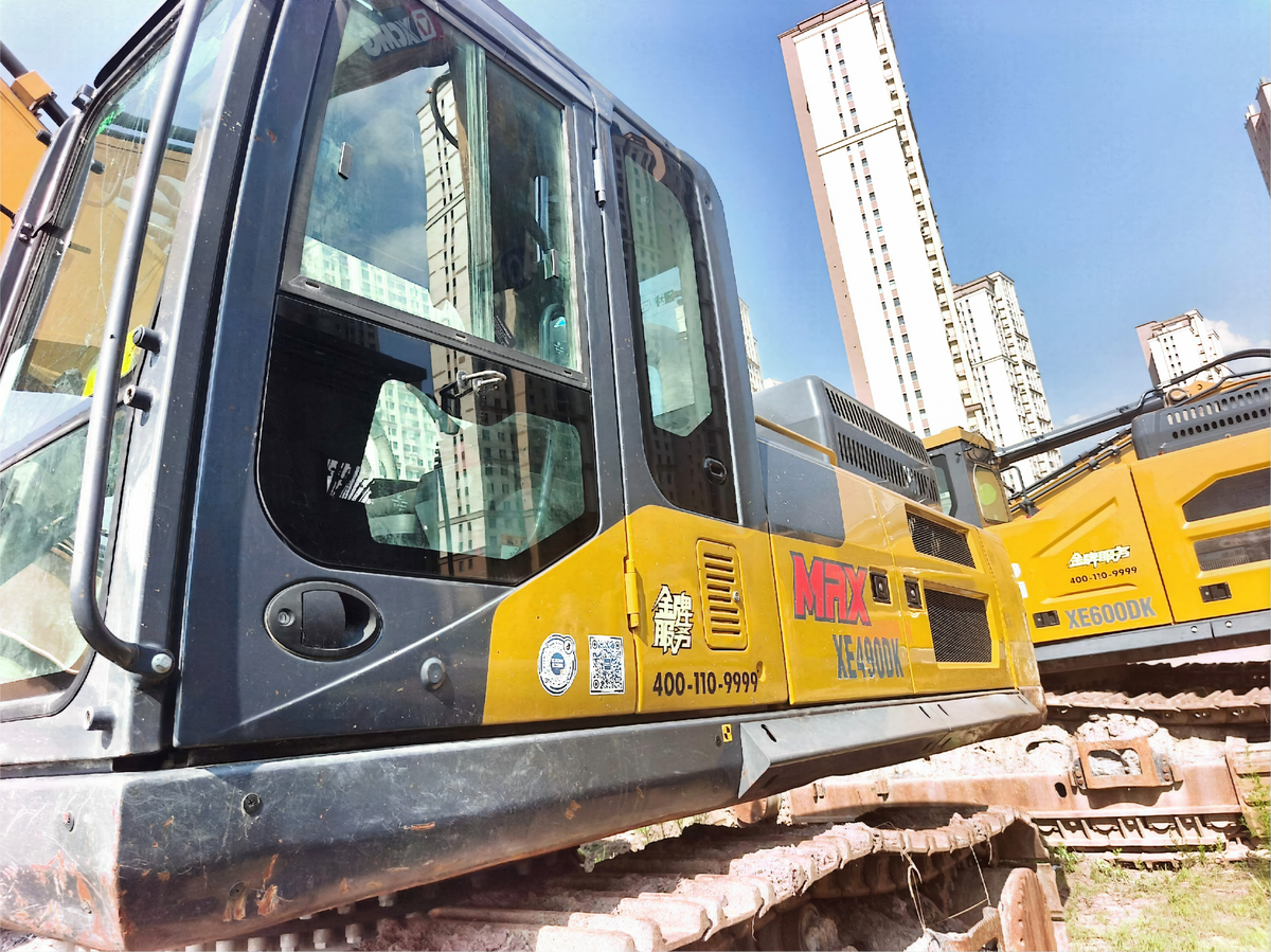 Used XCMG XE490DK 48.1 t Crawler Excavator - Unit 00018