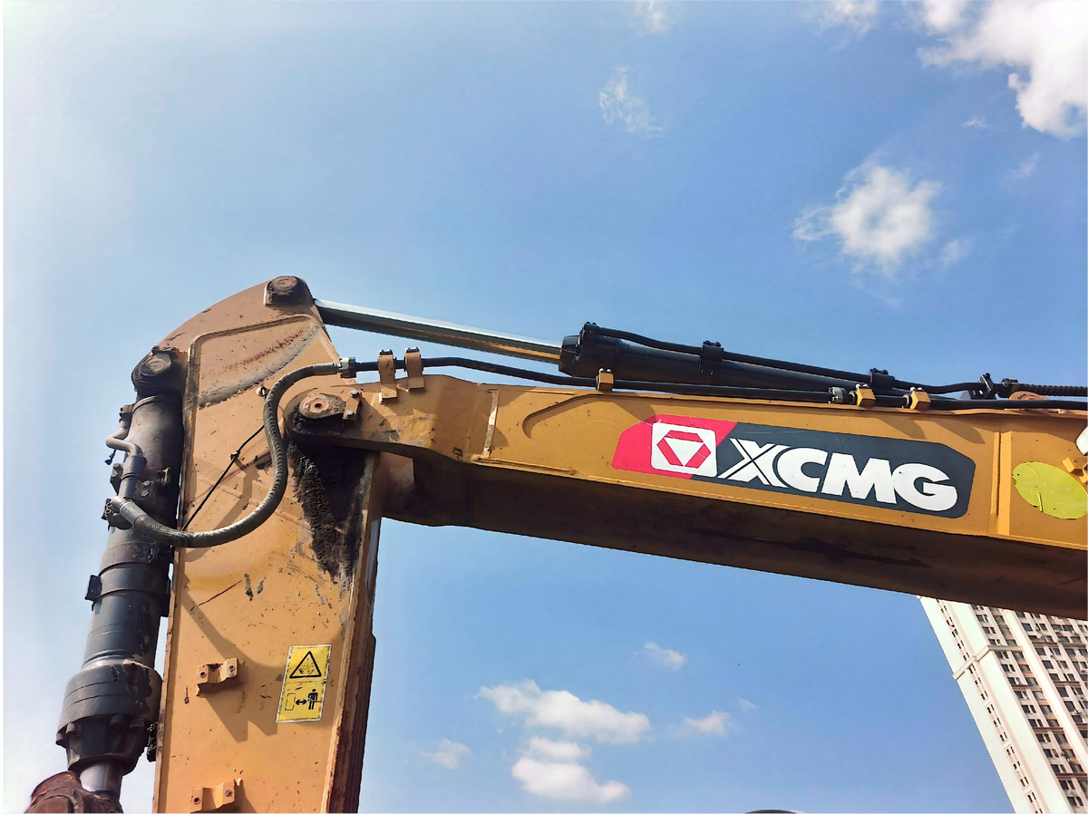 Used XCMG XE490DK 48.1 t Crawler Excavator - Unit 00018