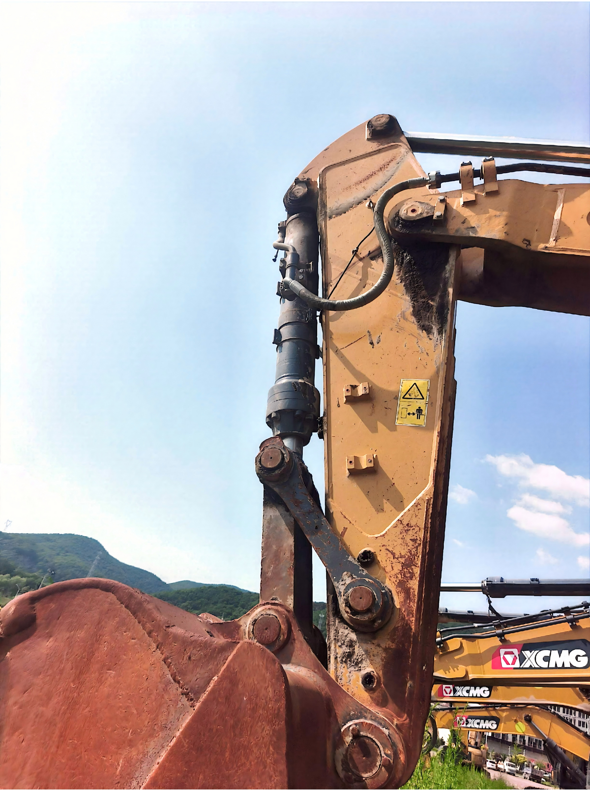 Used XCMG XE490DK 48.1 t Crawler Excavator - Unit 00018