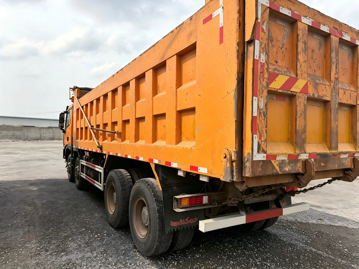 Used Shacman Delong X3000 430 HP 8×4 Dump Truck-101