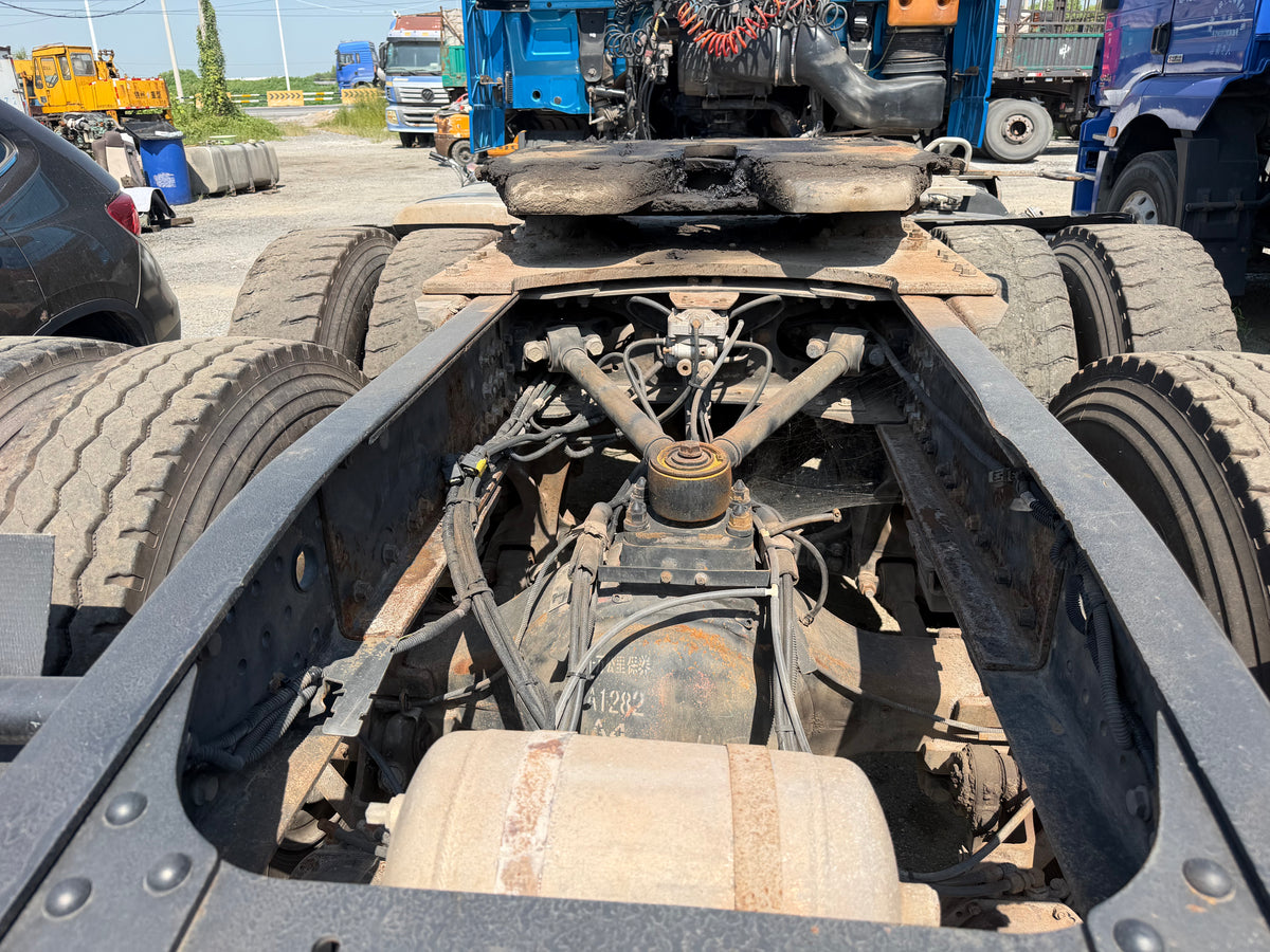 Used Auman GTL 430 hp 6X4 7.115 m Tractor Truck-8363