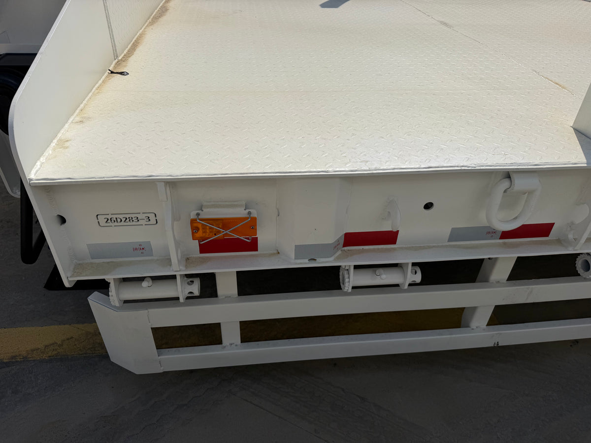 New XCMG XG0CDT860P 72420 kg 13.75 m Lowbed Semi-Trailer