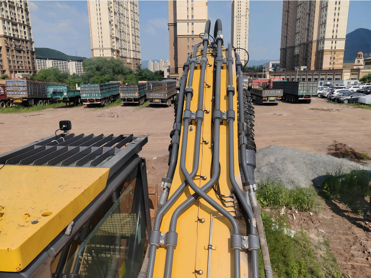 Used XCMG XE600DK MAX Crawler Excavator, 50‑Ton Unit 00018