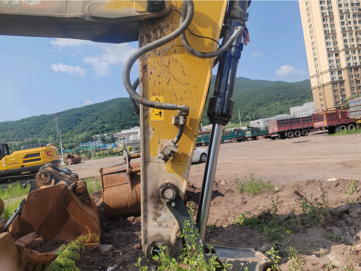Used XCMG XE600DK MAX Crawler Excavator, 50‑Ton Unit 00018