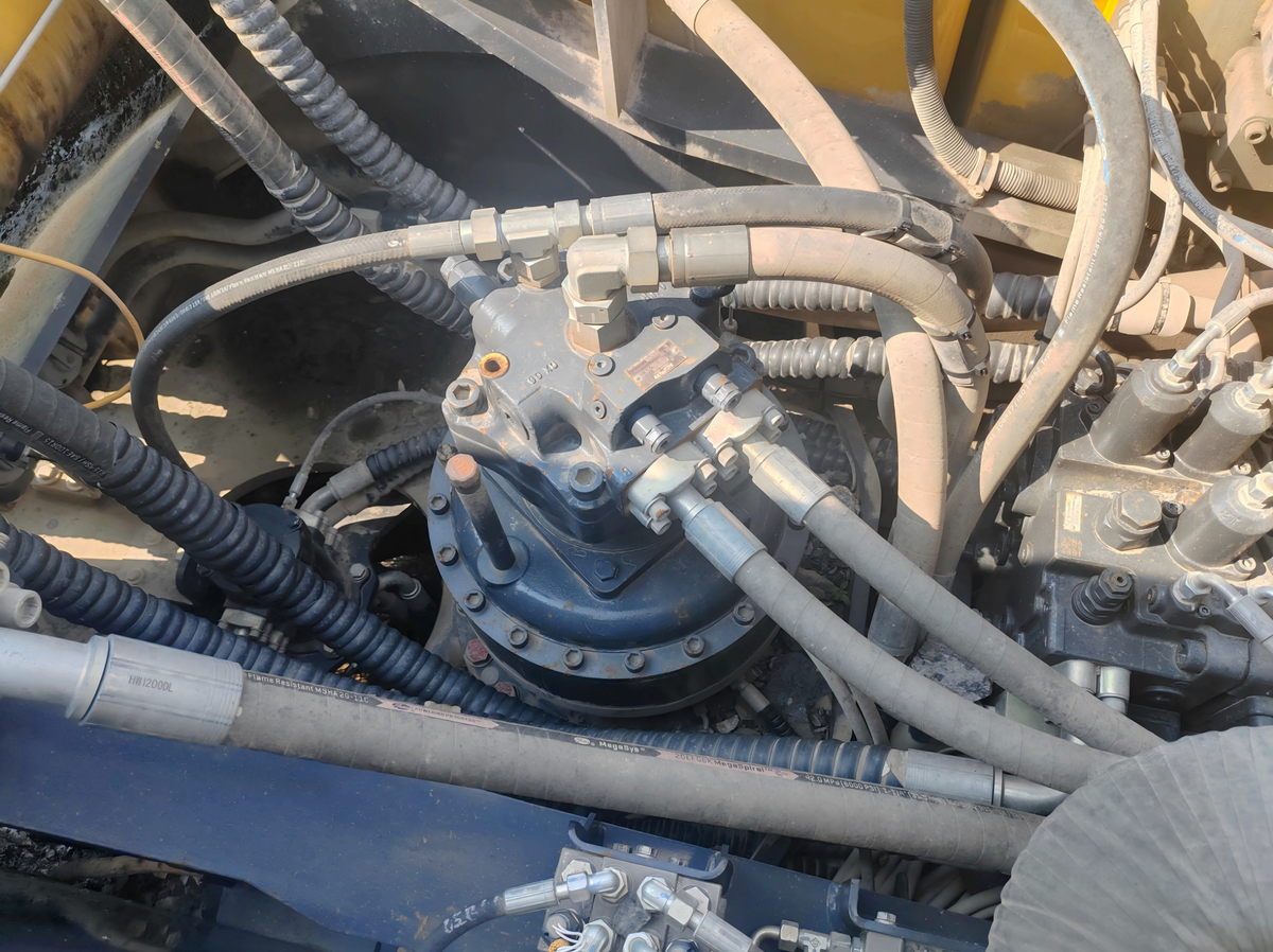 Used XCMG XE600DK MAX 59.5 t Crawler Excavator - Unit 00101