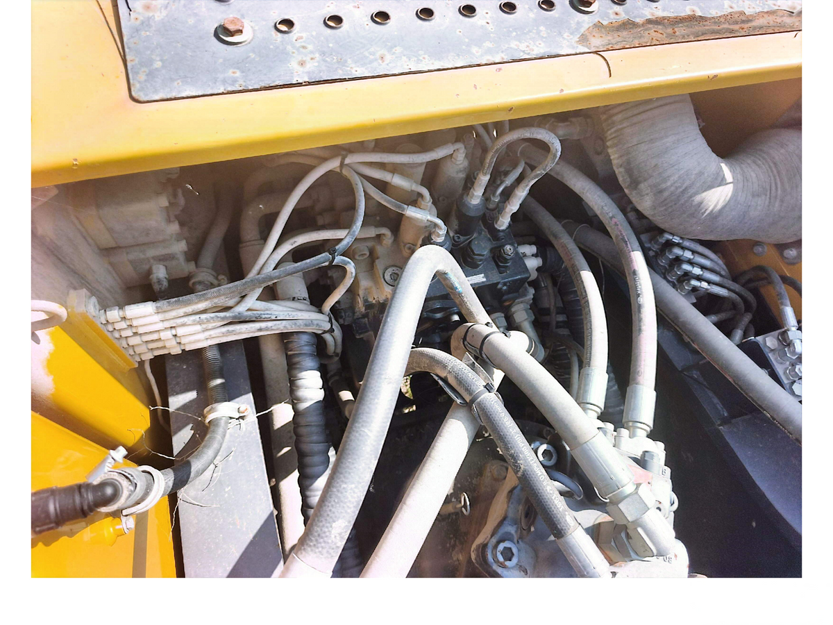 Used 2022 XCMG XE600DK MAX 59.5 t Crawler Excavator – Unit 00183
