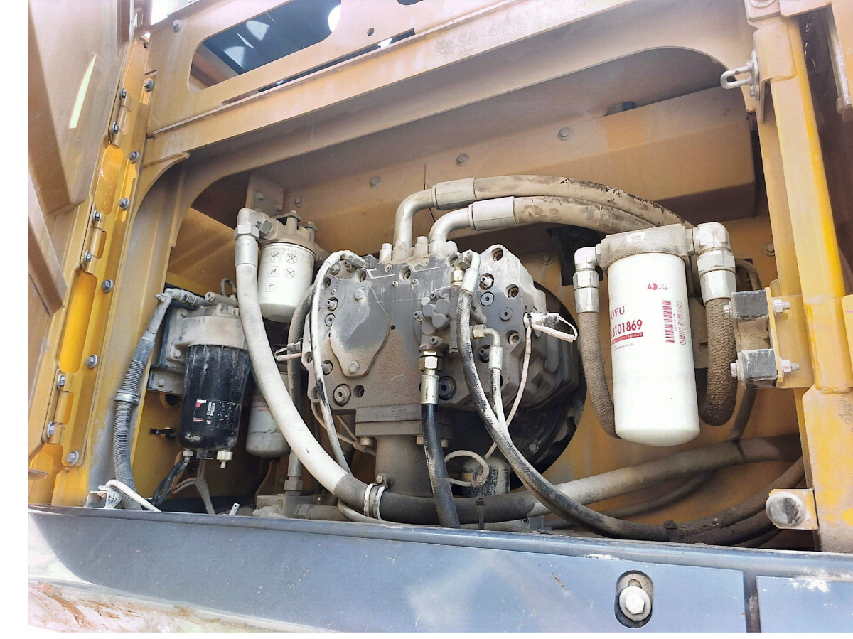 Used 2022 XCMG XE600DK MAX 59.5 t Crawler Excavator – Unit 00183