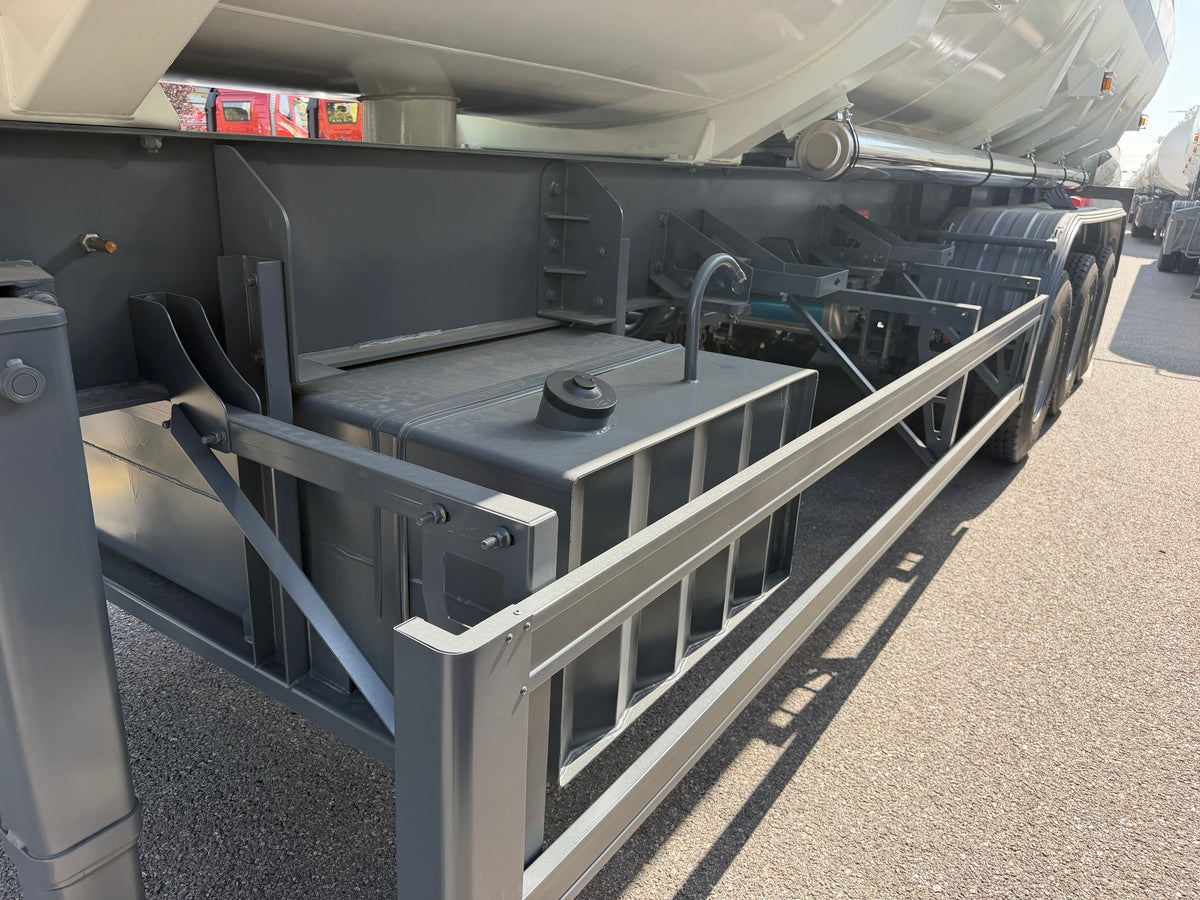 New FOTON TANK45000 60000 kg 12.5 m Aluminum Fuel Tank Semi-Trailer