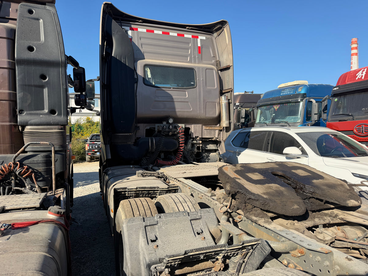 Used 2021 SINOTRUK HOWO T7H 480 hp 6X4 Tractor Truck