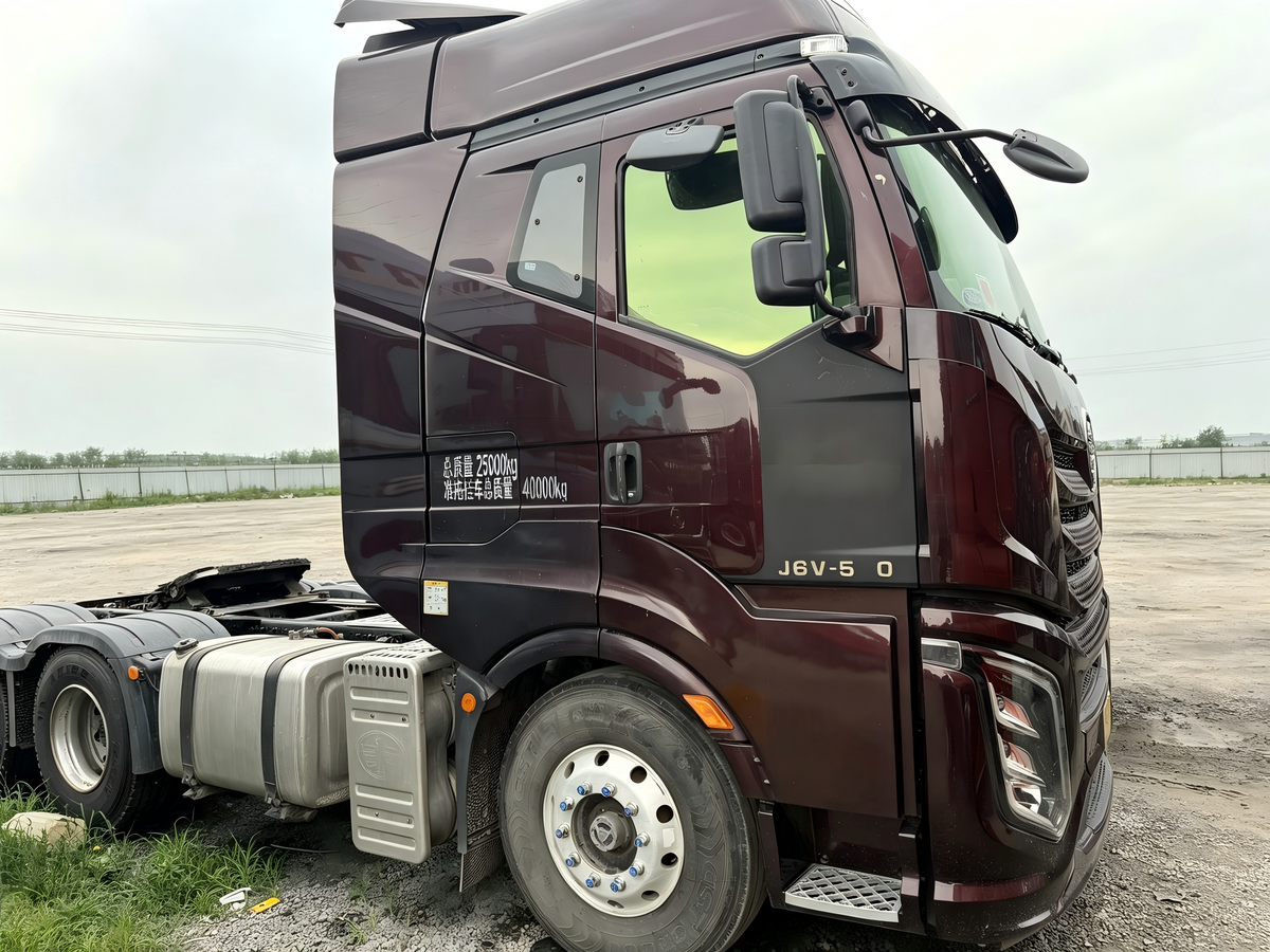 Used FAW Jiefang New J6P Heavy‑Duty Truck,  6×4 Tractor-8525