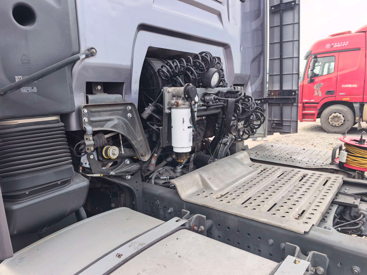 Used 2023 SINOTRUK HOWO 480 hp 200,000 km 6X4 Tractor Truck