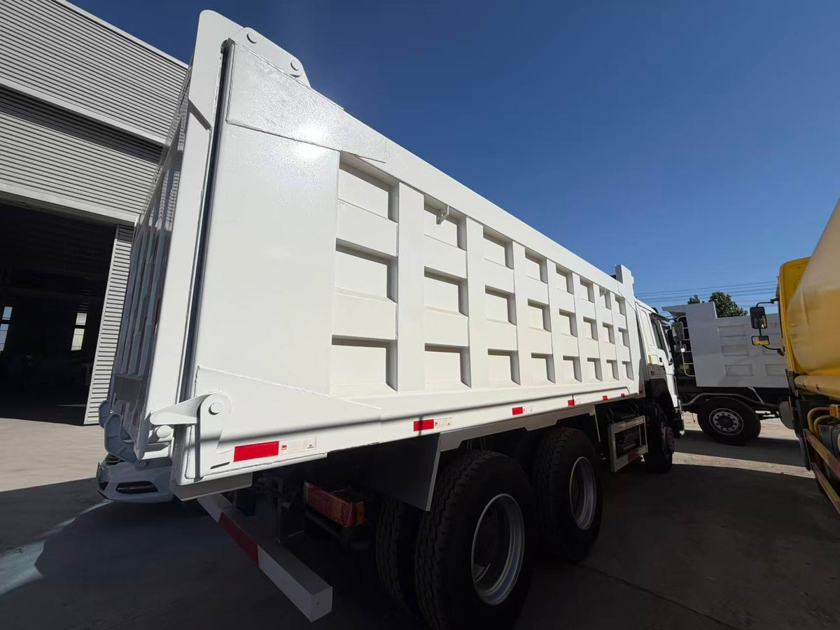 Remanufactured Sinotruk Howo-7 371 hp 6X4 Dump Truck