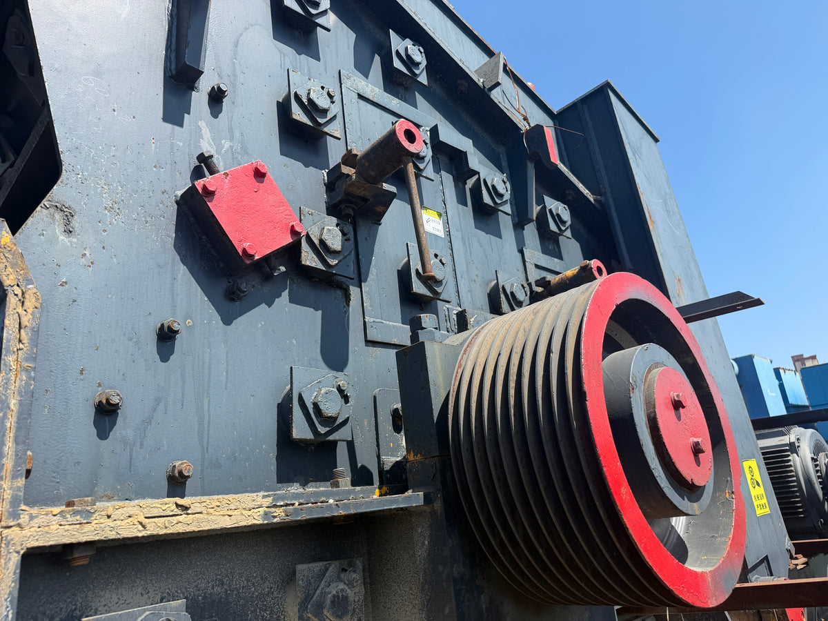 Used PF1315 Tire-type Mobile Impact Crushing Station