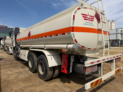 New J6P‑350 350 hp 6X4 Oil Tank Truck