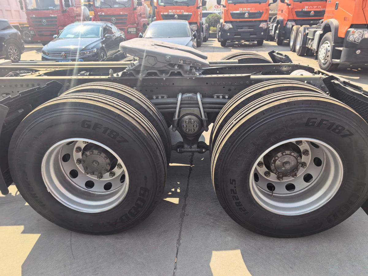 Used 2021 SINOTRUK HOWO TX 460 hp Several thousand km 6X4 Tractor Truck
