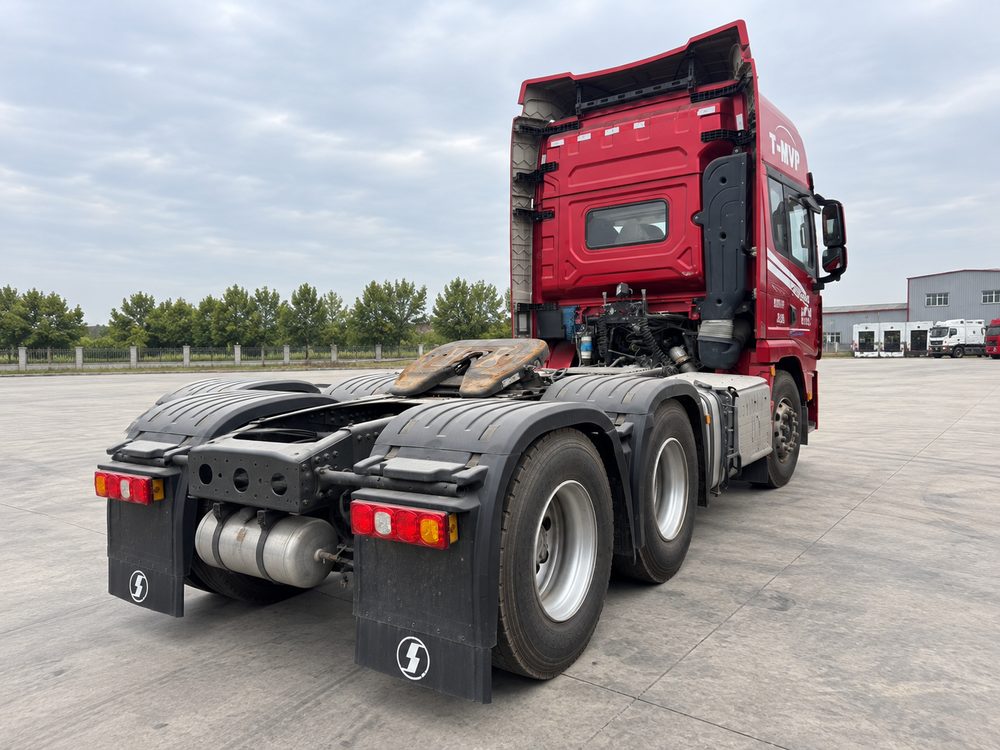 Used 2022 Shacman X5000 480 hp 6X4 Tractor Truck