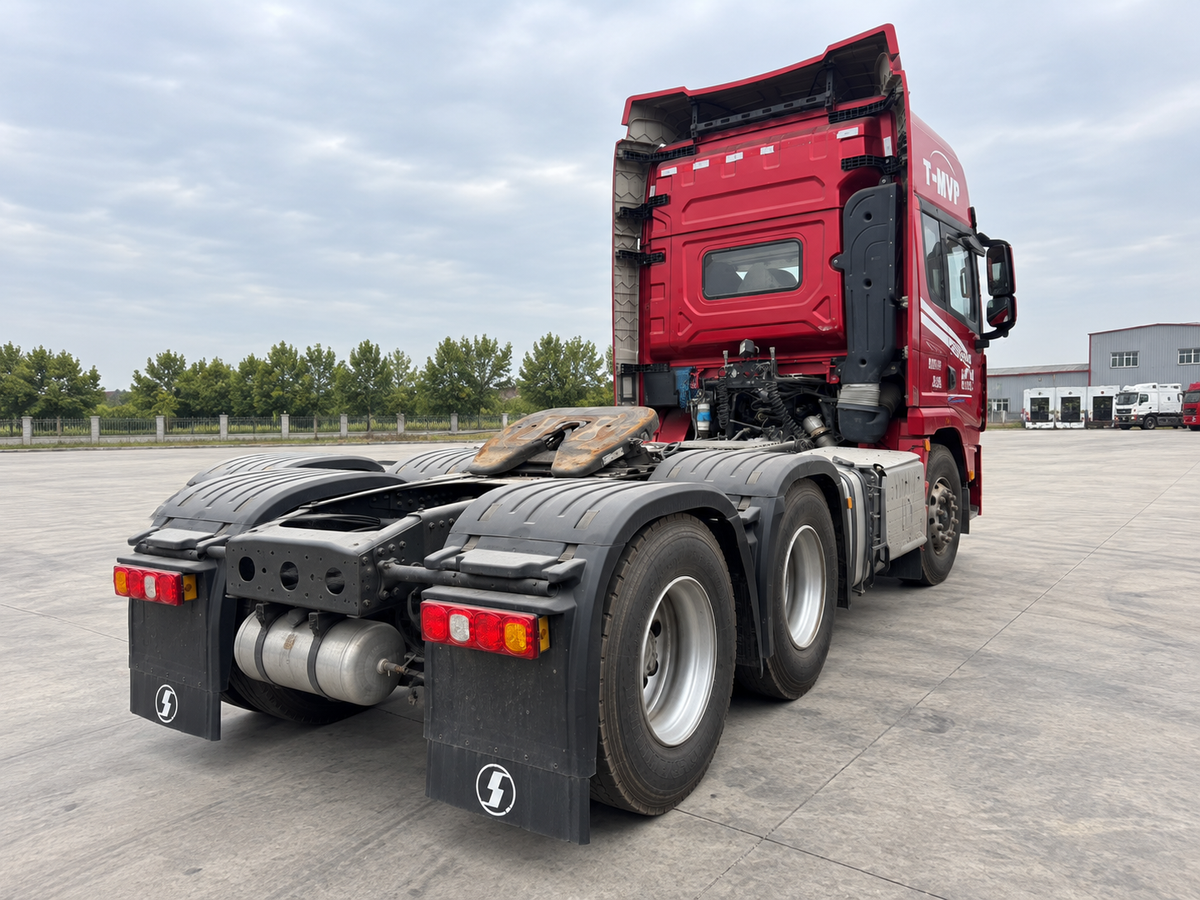 Used 2022 Shacman X5000 480 hp 6X4 Tractor Truck