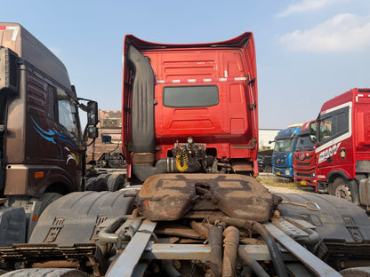 Used July 2020 SINOTRUK HOWO T7H Heavy Duty Version Manual Transmission 430 hp 6X4 Tractor Truck