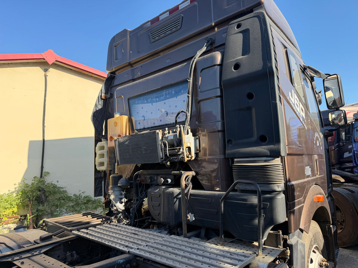 Used 2019 FAW Jiefang J6P 550 hp 6X4 Tractor Truck