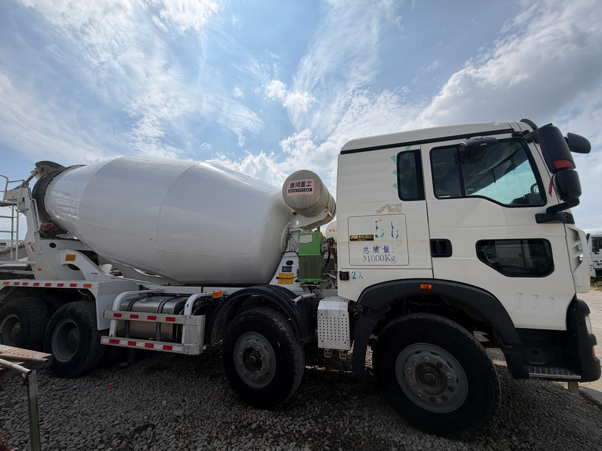 Used Sinotruk Howo TX 340-350 hp 8X4 10-12m³ Concrete Mixer Truck