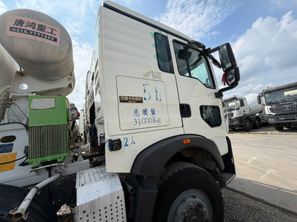 Used Sinotruk Howo TX 340-350 hp 8X4 10-12m³ Concrete Mixer Truck