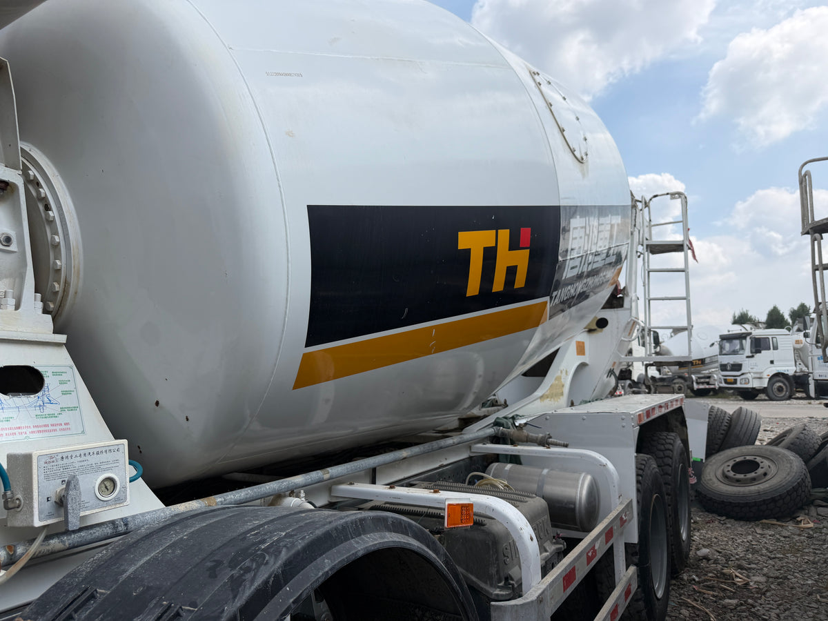 Used Shacman Delong M3000S 340 hp 8X4 8-12m³ Concrete Mixer Truck