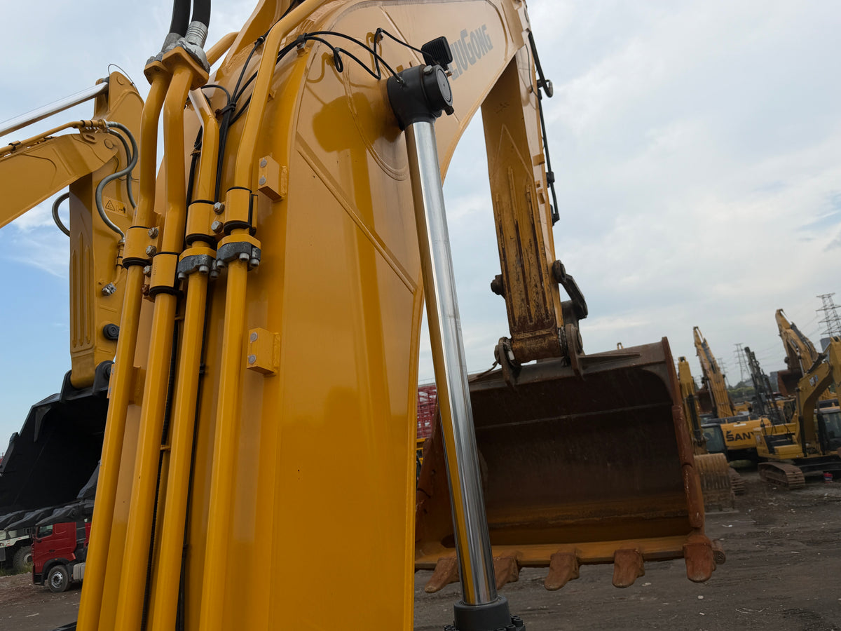 Used 2025 LIUGONG CLG939FGA 39.8 t Crawler Excavator – Unit 939F