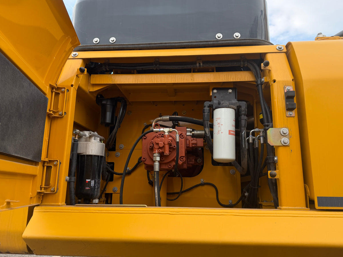Used 2024 LIUGONG CLG938EHDG4 38.5 t Crawler Excavator – Unit 938F