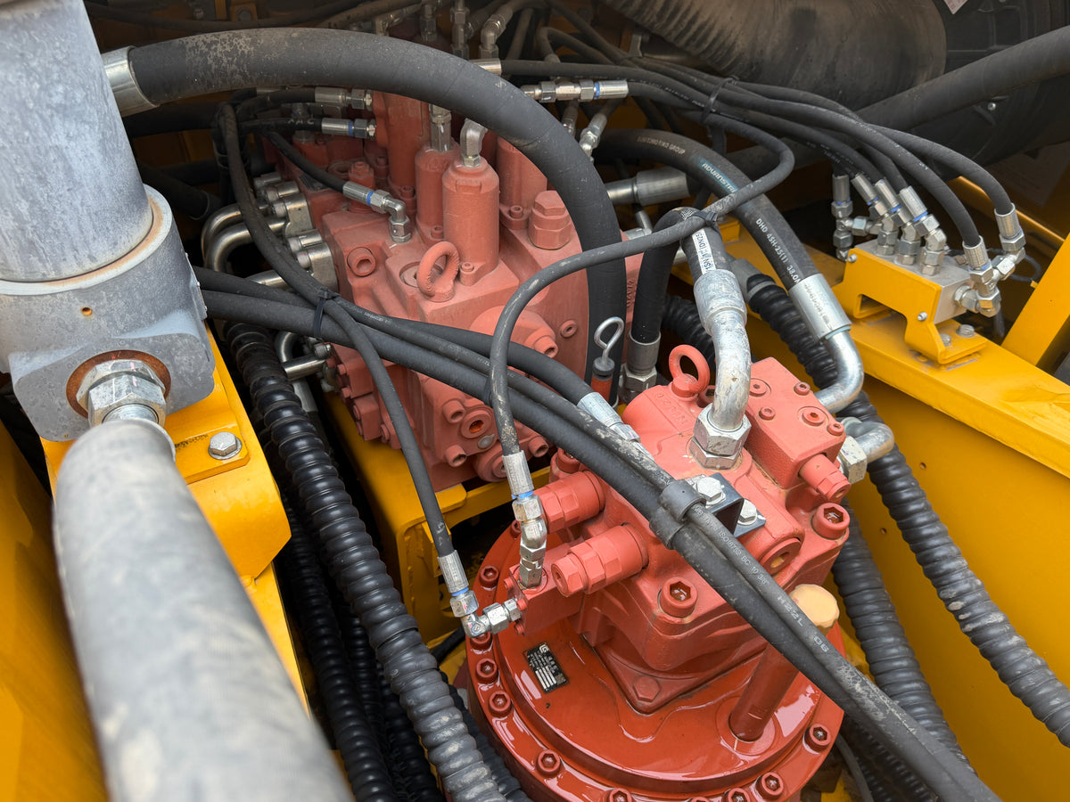 Used 2024 LIUGONG CLG938EHDG4 38.5 t Crawler Excavator – Unit 938F