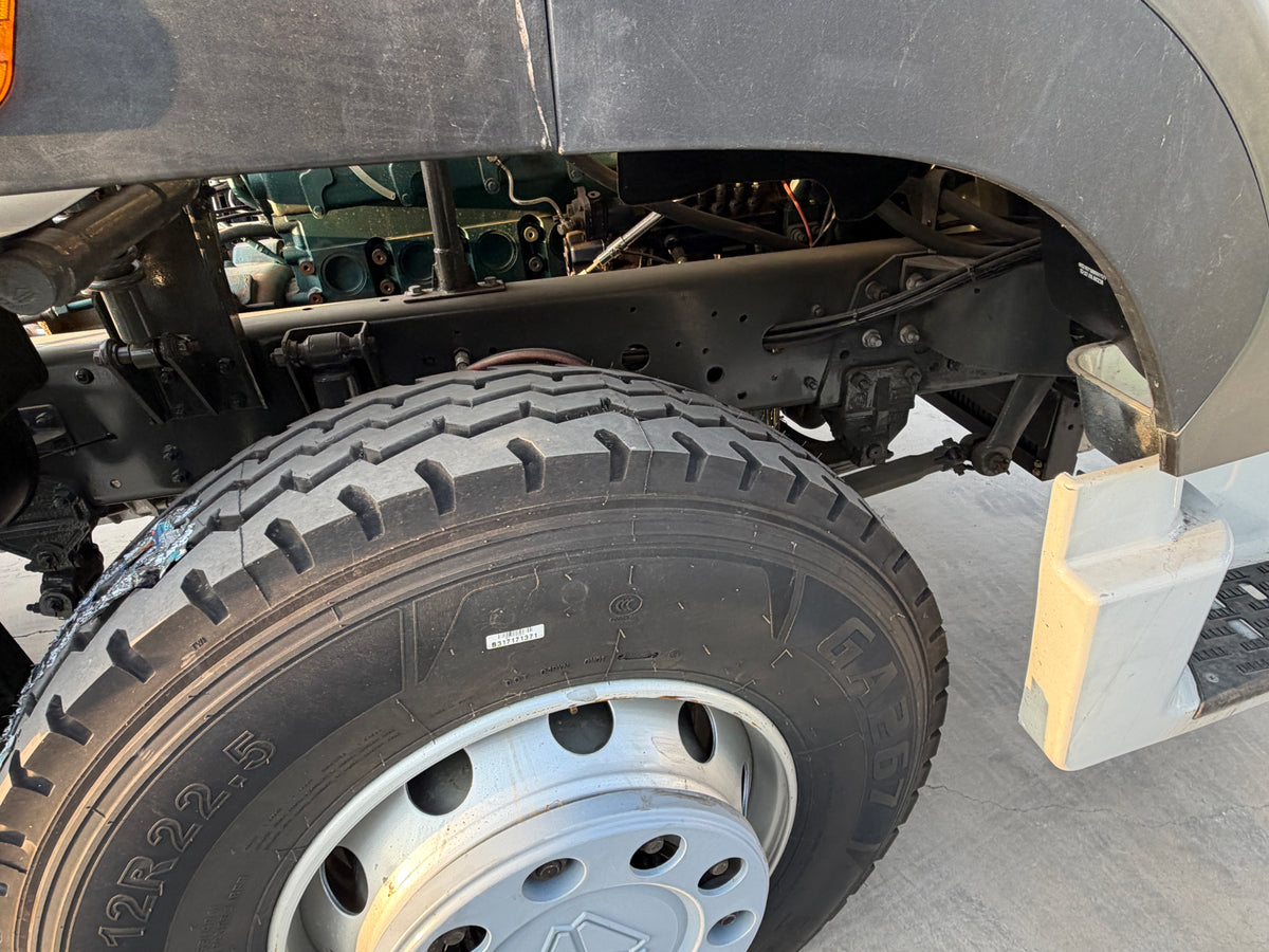 Remanufactured SINOTRUK HOWO NX 430/460/480 hp 6X4 Tractor Truck