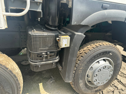 Remanufactured Sinotruk Howo 371 hp 8X4 Dump Truck