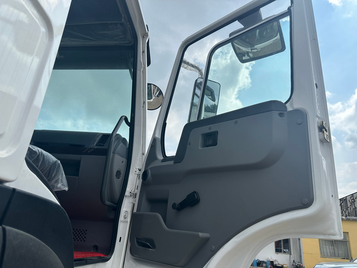 Remanufactured Sinotruk Howo 371 hp 8X4 Dump Truck