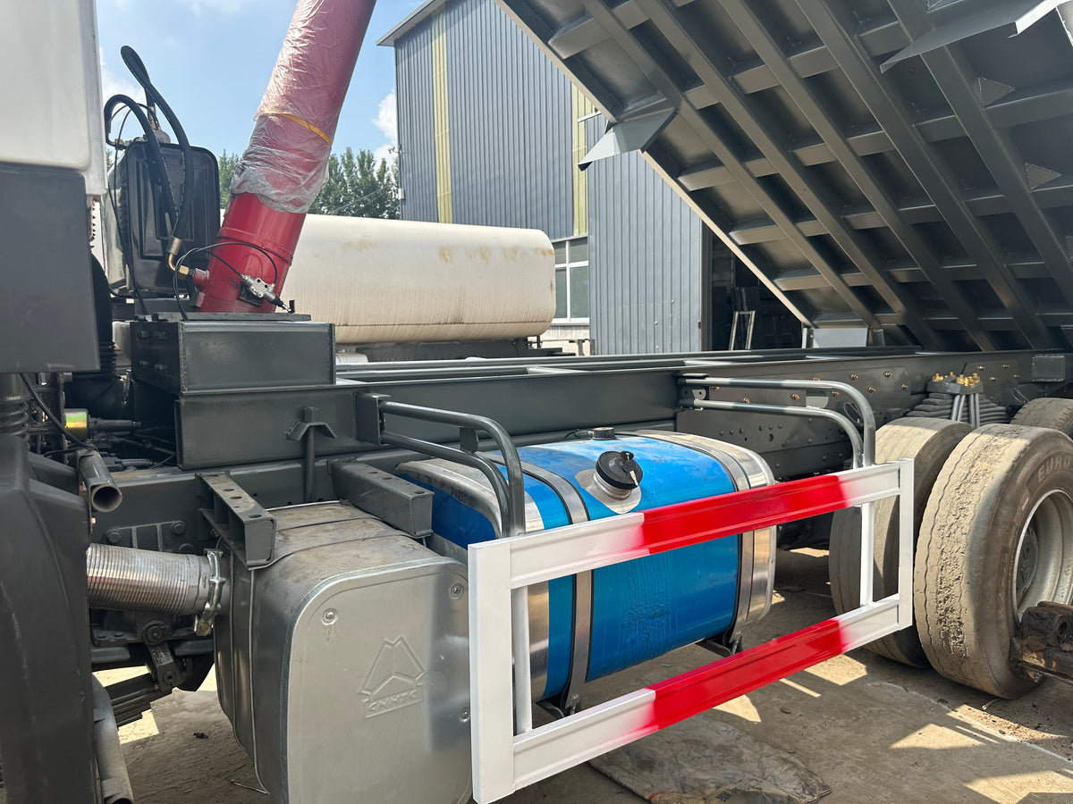 Remanufactured Sinotruk Howo 371 hp 8X4 Dump Truck