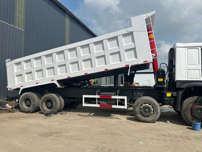 Remanufactured Sinotruk Howo 371 hp 8X4 Dump Truck