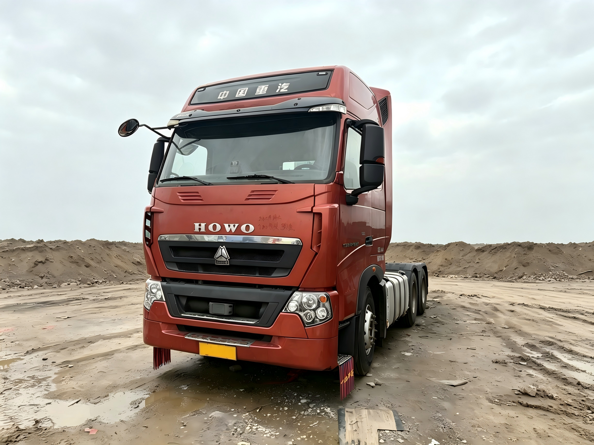 Used SINOTRUK HOWO 430 HP 6×4 Tractor Truck-1892