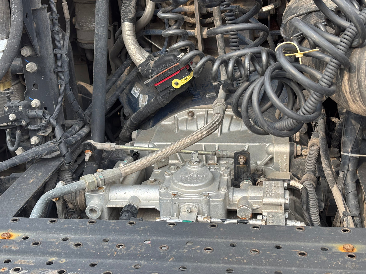 Used Jan 2023 SHACMAN Delong M3000S Manual Transmission 430 hp 366625km 6X4 Tractor Truck