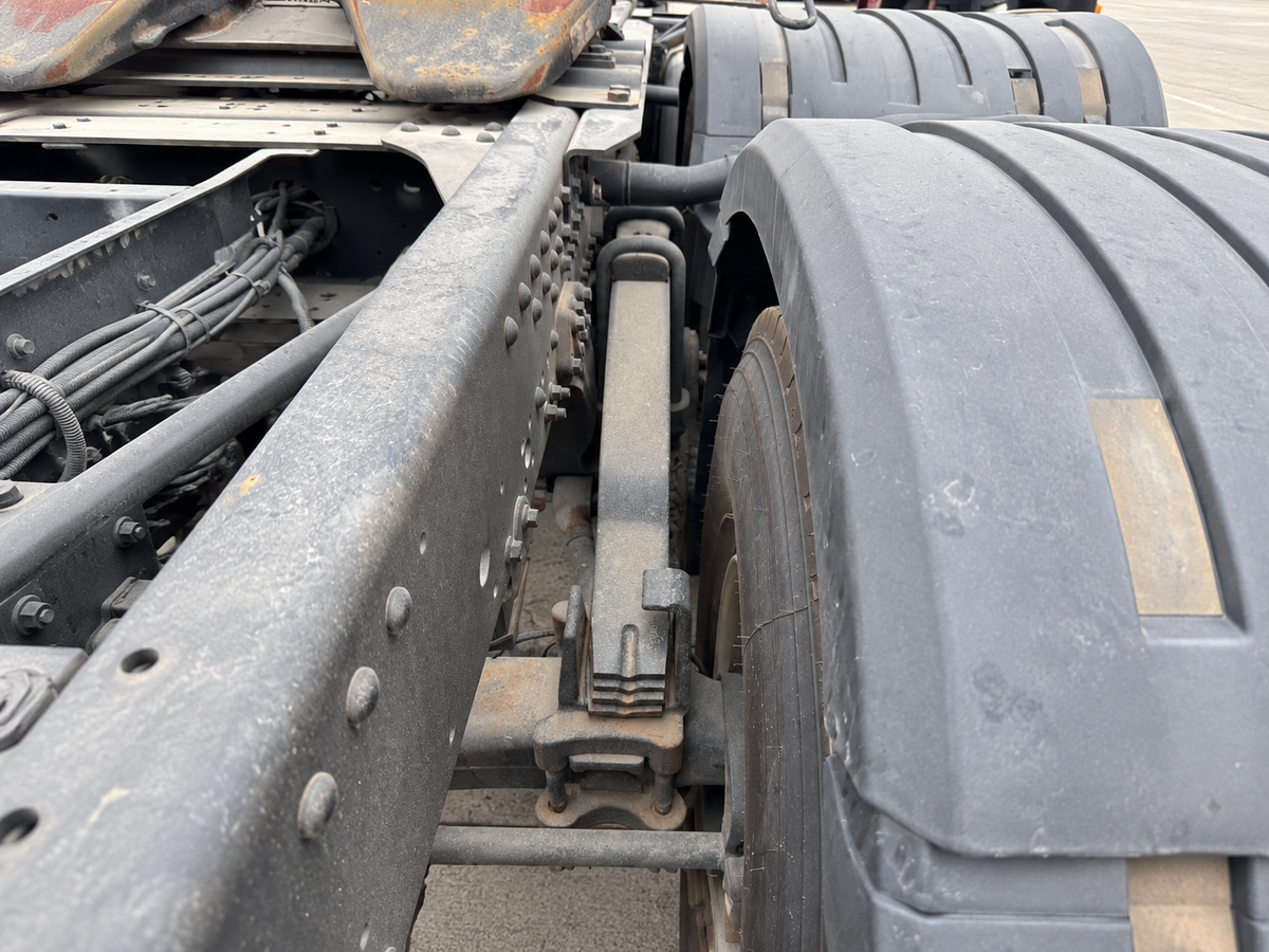 Used 2022 Shacman X5000 480 hp 6X4 Tractor Truck