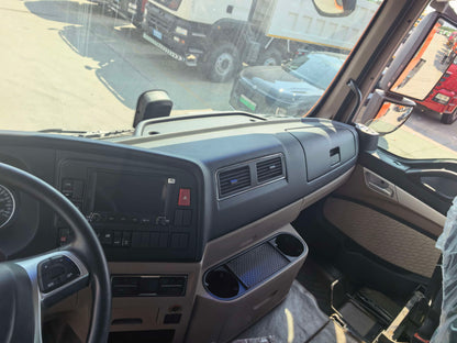 Used 2021 SINOTRUK HOWO TX 460 hp Several thousand km 6X4 Tractor Truck